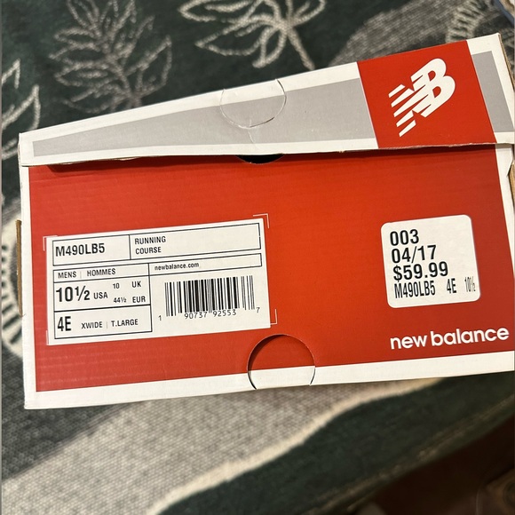 Men’s New Balance Sneakers - 10 1/2 wide width 4E - new in box - Picture 3 of 5